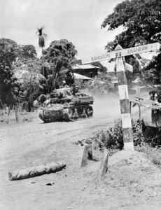 IND_004652_Stuart_tank_advancing_on_Rangoon